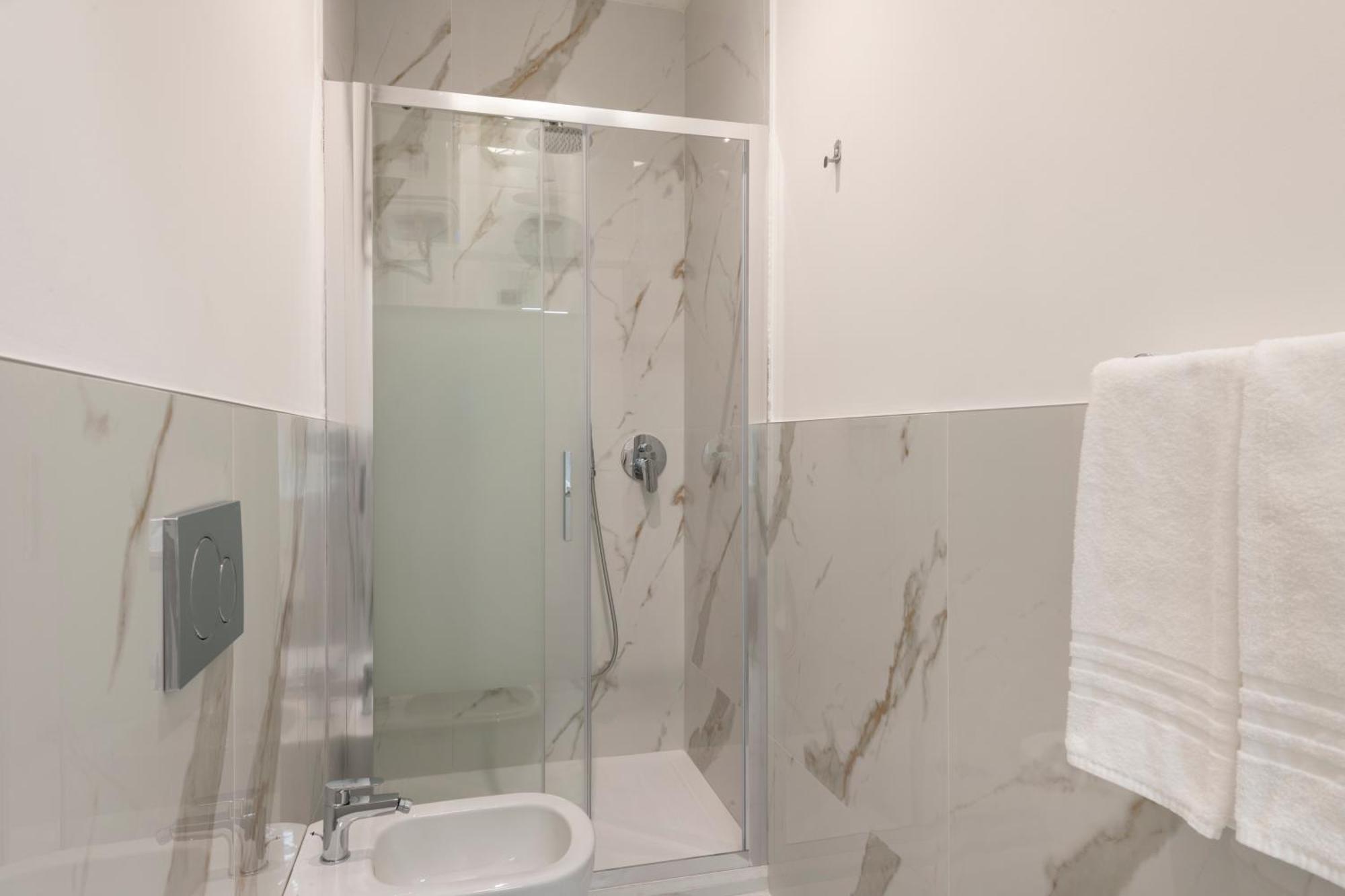 Milan Royal Suites Duomo Exterior photo